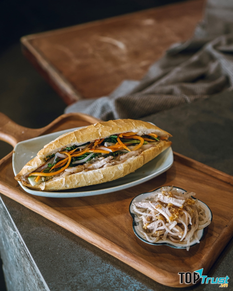 Chin's Kitchen - Bánh Mì & Gỏi Cuốn