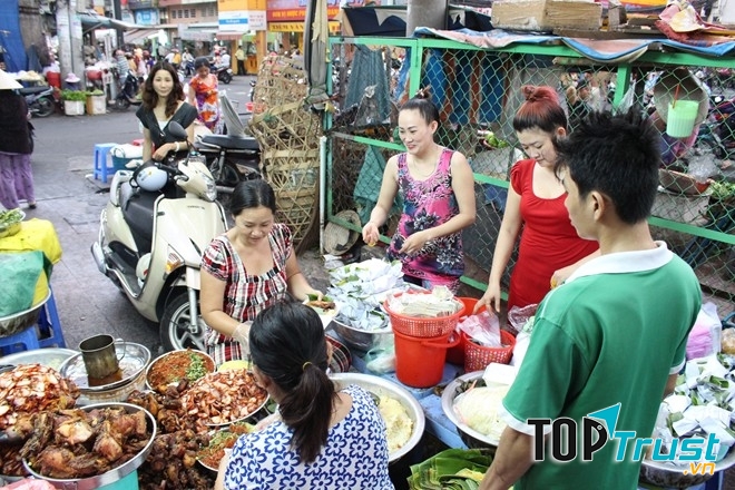 Một góc ẩm thực ở chợ