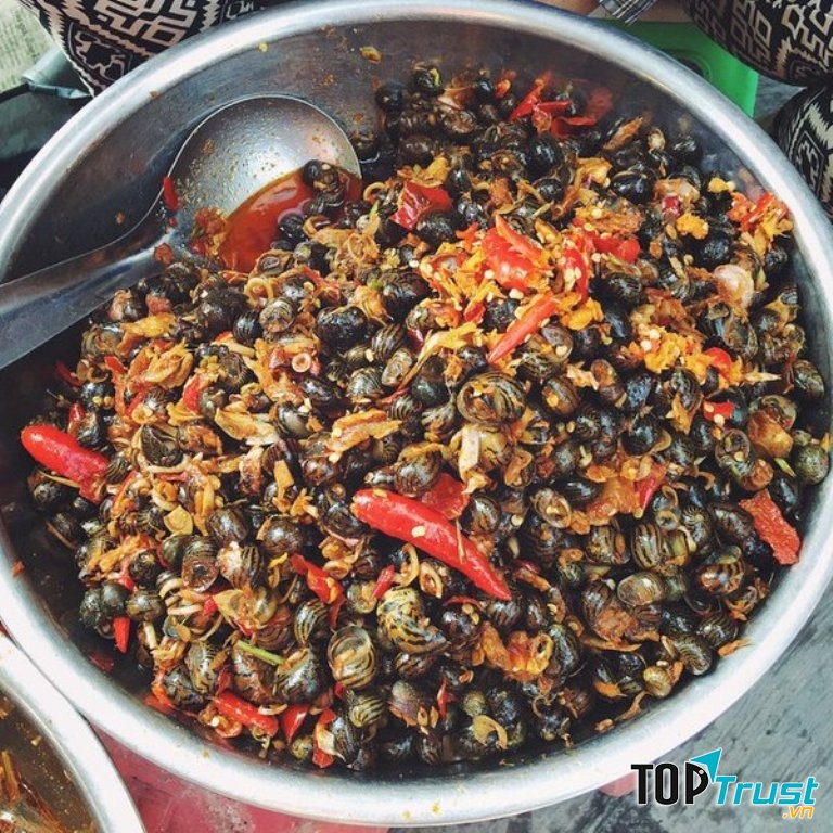 Món ốc hút dì Luận