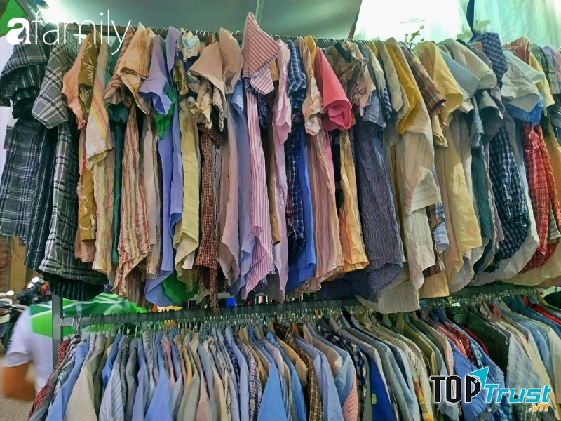 Điểm công tại khu Chợ Bàn Cờ chính là khu chợ nằm ngay khu trung tâm thành phố.