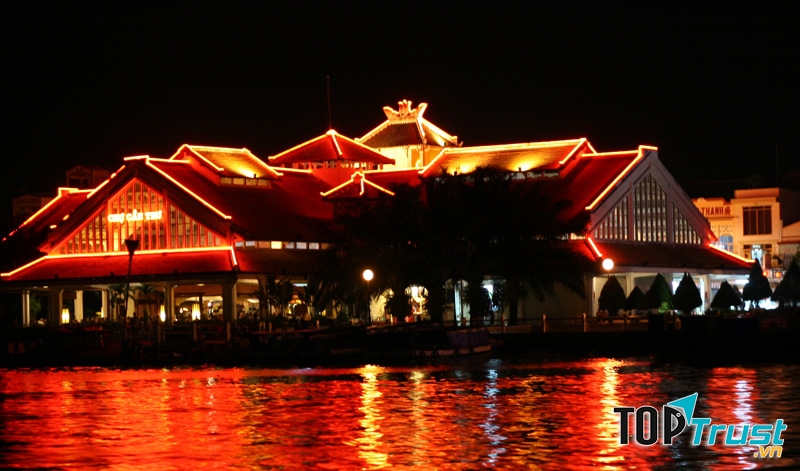 Chợ cổ Cần Thơ khi về đêm