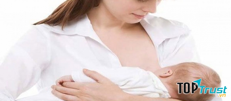 Cần cho con bú vào buổi tối, buổi sáng và bất kỳ lúc nào có thể.