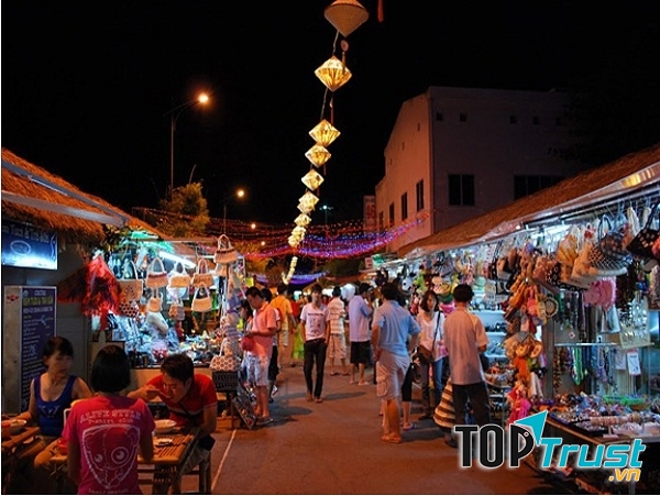 Chợ Đầm Nha Trang về đêm