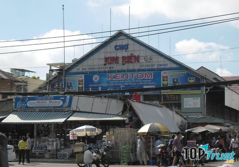 Chợ đầu mối Kim Biên
