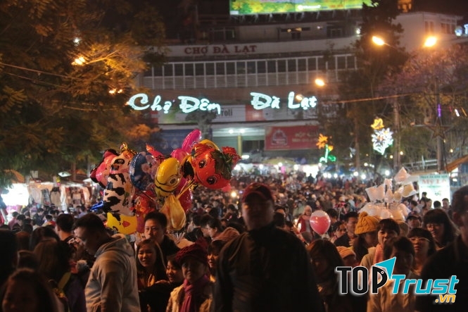 Chợ đêm Đà Lạt