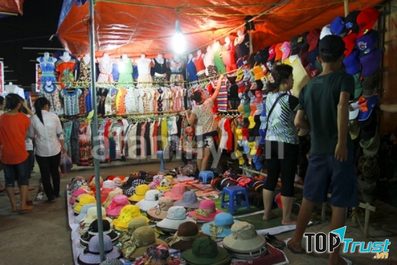 Khu chợ nổi tiếng về đêm