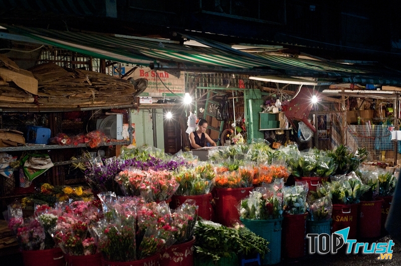 Chợ hoa đêm không ngủ ở Sài Gòn