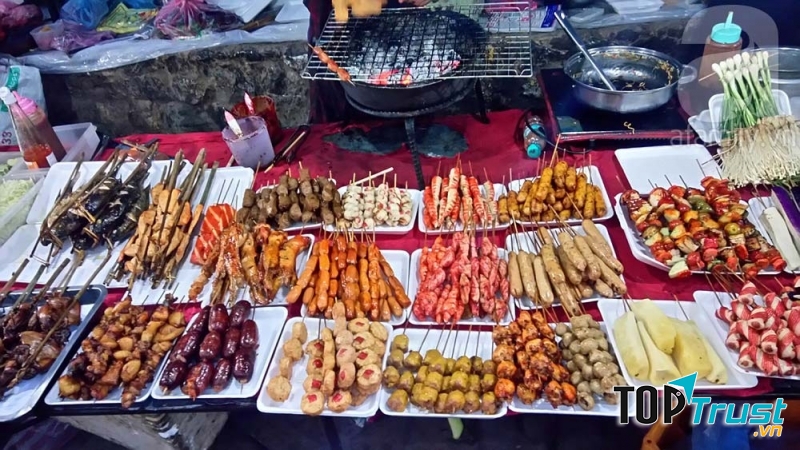 Chợ đêm Miếu Khẩu