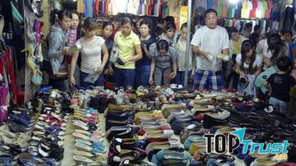 Chợ đêm phố cổ Hà Nội