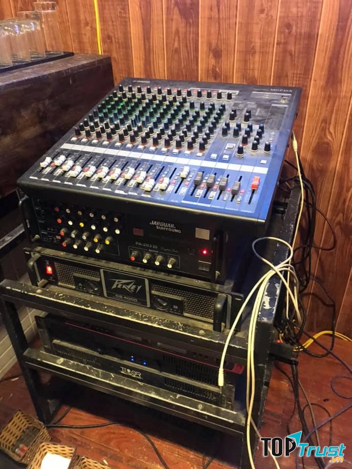 Chợ đồ cũ Hà Nội Phượng Sồ