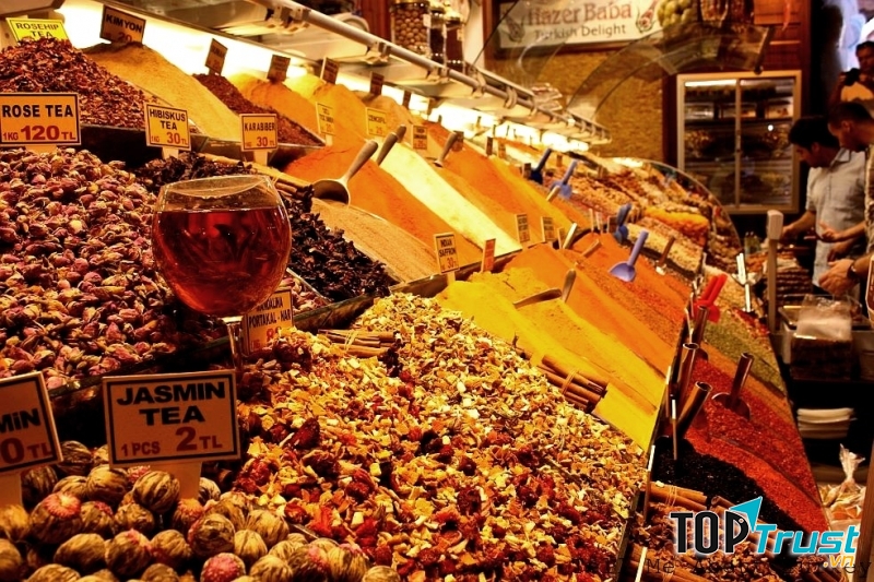 Có cả nguyên liệu pha trà