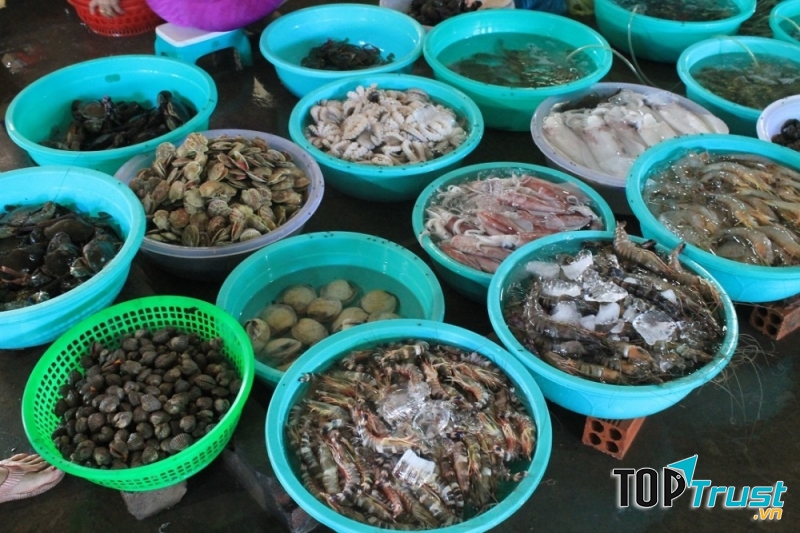 Chợ hải sản ăn liền