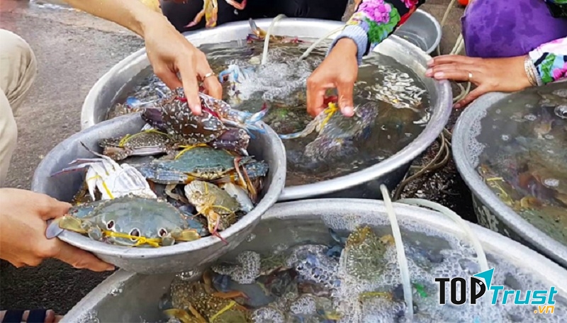 Chợ hải sản ăn liền