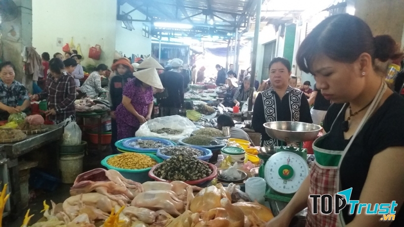 Chợ hải sản phường Thanh Khê Đông