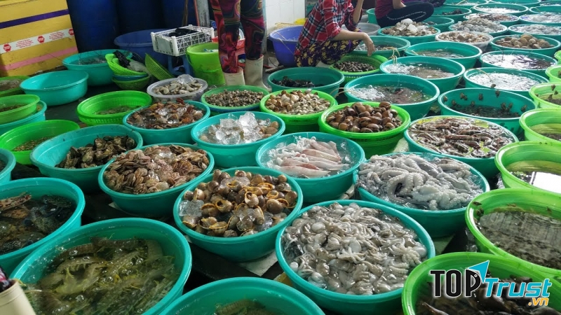 Hải sản ở chợ luôn đảm bảo tươi ngon