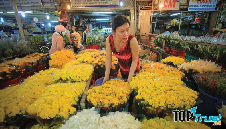 Chợ hoa Đầm Sen