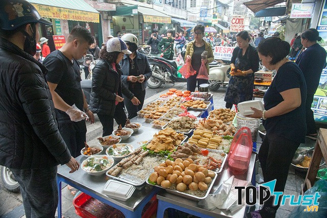 Chợ Hôm và chợ Hàng Bè