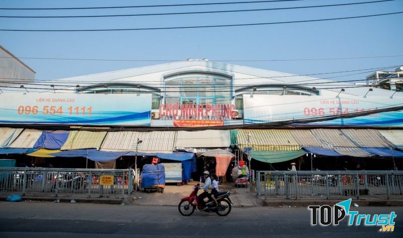 Chợ Minh Phụng bình dân Sài Gòn