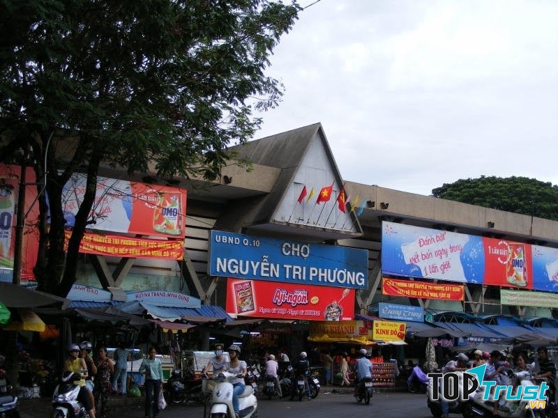Chợ Nguyễn Tri Phương