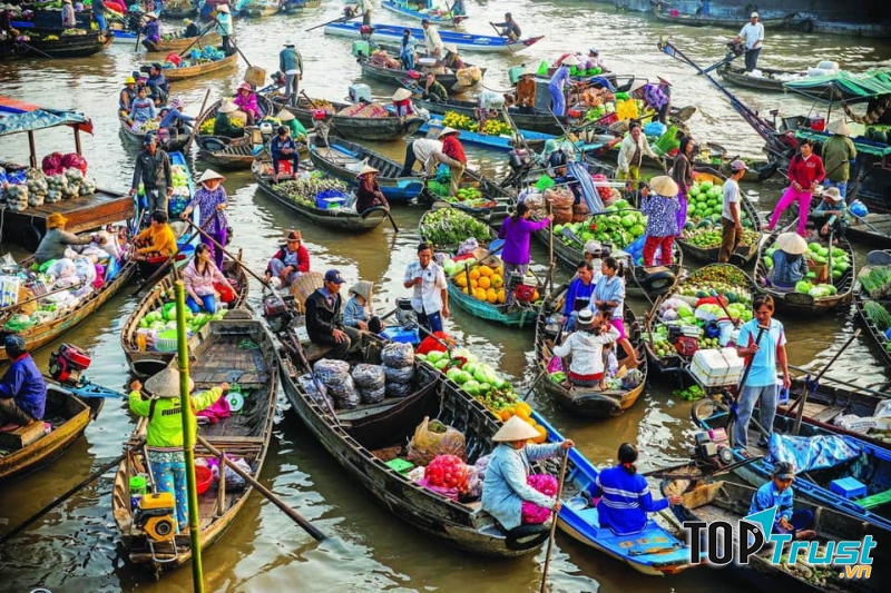Chợ nổi Cái Răng (Cần Thơ)