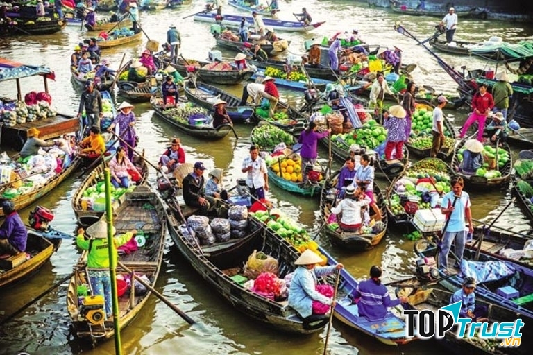 Chợ nổi Ngã Năm