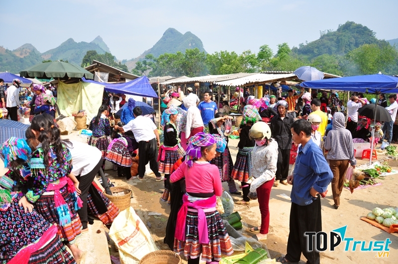 Chợ phiên Tam Đường Đất