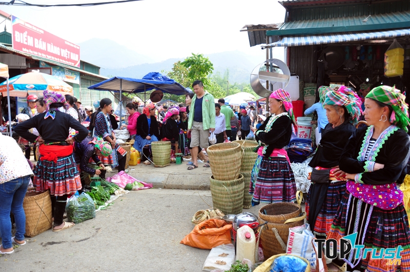 Chợ phiên Tam Đường Đất