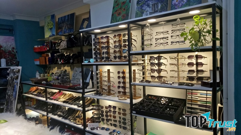 Đến Chợ Secondhand bạn sẽ bị choáng ngợp trước sự đa dạng, phong phú về sản phẩm ở đây