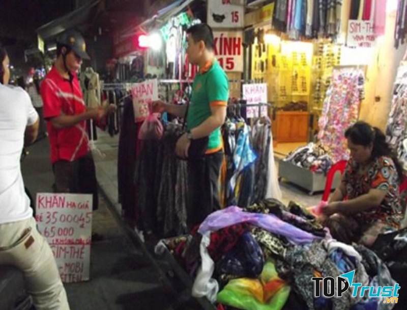 Đa dạng với các loại mẫu mã, kiểu dáng, màu sắc và thể loại