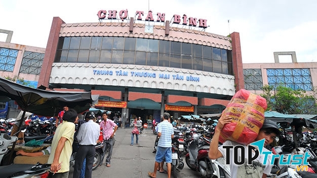 Cổng chợ Tân Bình