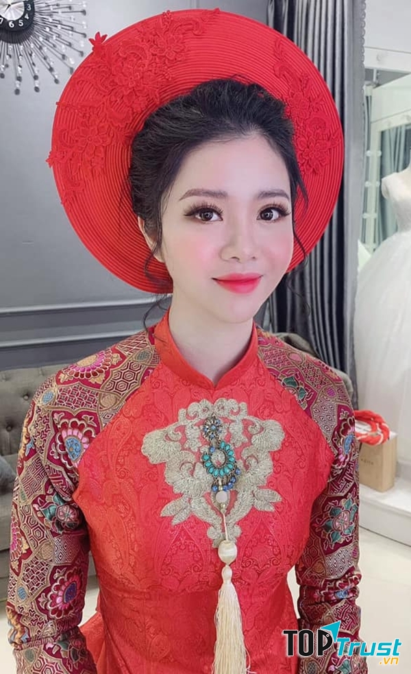 Cho thuê áo dài cưới đẹp nhất Phú Thọ với kiểu dáng hợp mốt, màu sắc áo dài nổi bật khi lên hình