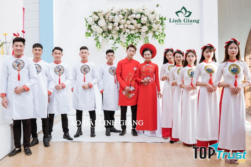 Cho thuê áo dài cưới hỏi đẹp nhất Phú Thọ - Áo Dài Linh Giang
