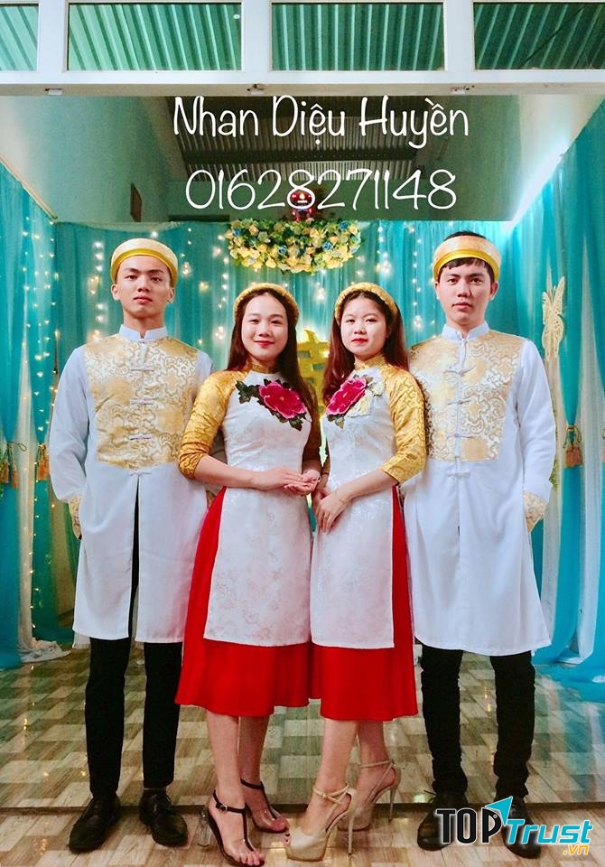Thiết kế áo dài Diệu Huyền phù hợp cho độ tuổi từ 20-50 với đường may tỉ mỉ, chất vải thoáng mát