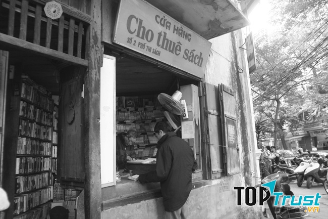 Những cửa hàng cho thuê sách báo in đậm dấu ấn tuổi thơ
