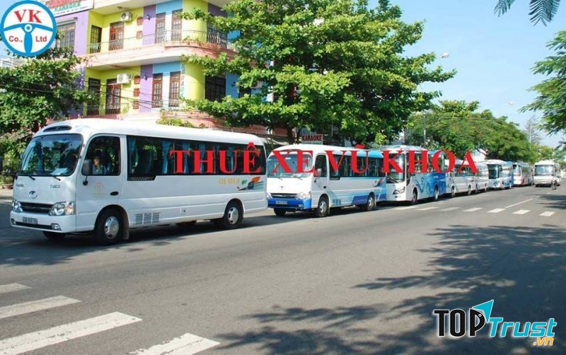 Đoàn xe ở Vũ Khoa