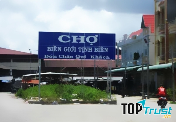 Quan cảnh chợ Tịnh Biên (An Giang)
