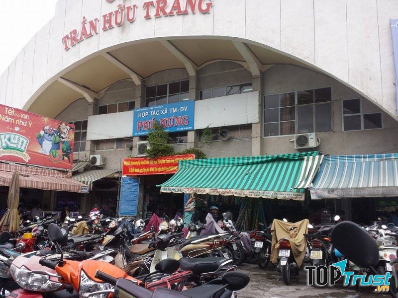 Chợ Trần Hữu Trang