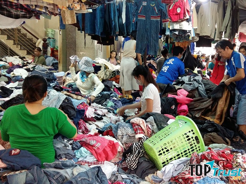 Đồ si ở Chợ Trần Hữu Trang có nguồn gốc từ khắp nơi trên thế giới