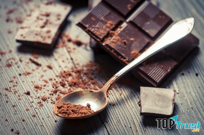 Chocolate đắng với cacao nguyên chất
