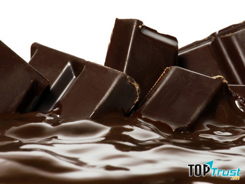 Chocolate đen với hàm lượng chocolate đắng nguyên chất