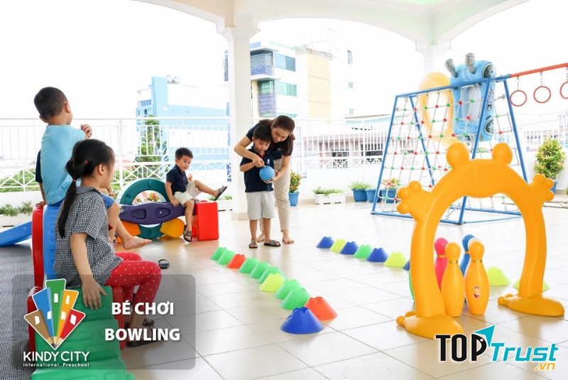 Chơi “bowling” (ảnh minh họa)