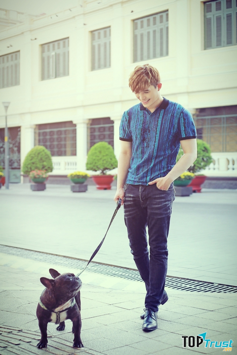 Dẫn thú cưng đi dạo để thấy tâm trạng vui vẻ hơn (Nguồn: Sưu tầm)