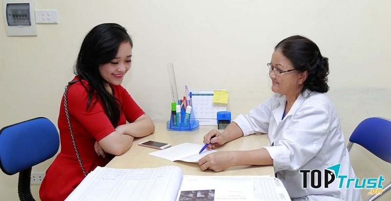 Tư vấn, chọn cơ sở y tế phù hợp (Ảnh minh hoạ)