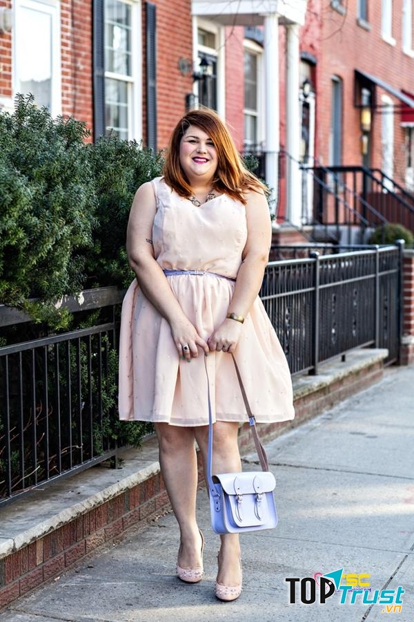 Chọn giày cao gót màu nude