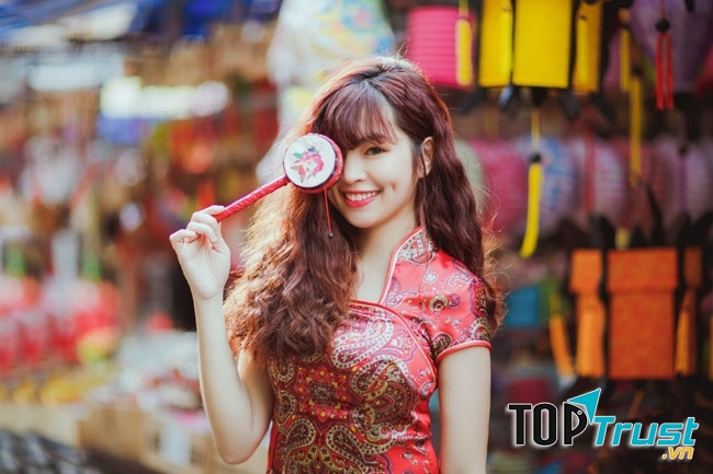 Phố lồng đèn Kim Mã và Lương Nhữ Học là điểm đến quen thuộc của giới trẻ Sài Gòn và Hà Nội.