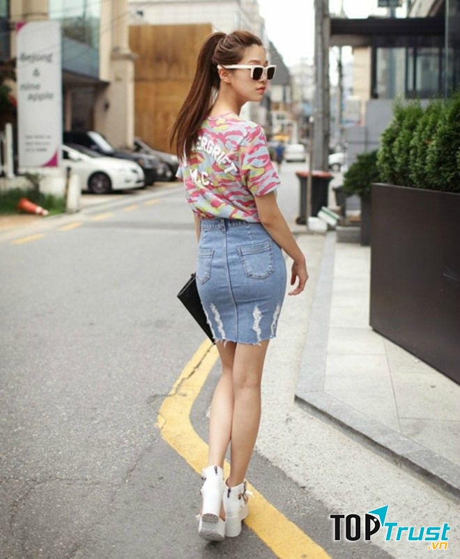 Dạo bước tự tin bên chiếc váy cạp cao