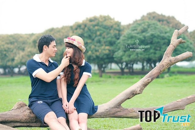 Đồ đôi làm bật lên vẻ đẹp của cô dâu, chú rể