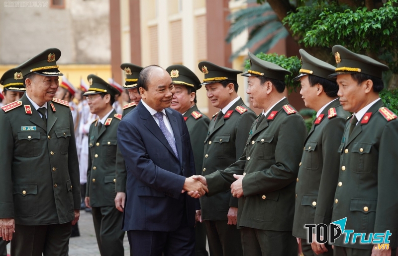 Chống người thi hành công vụ