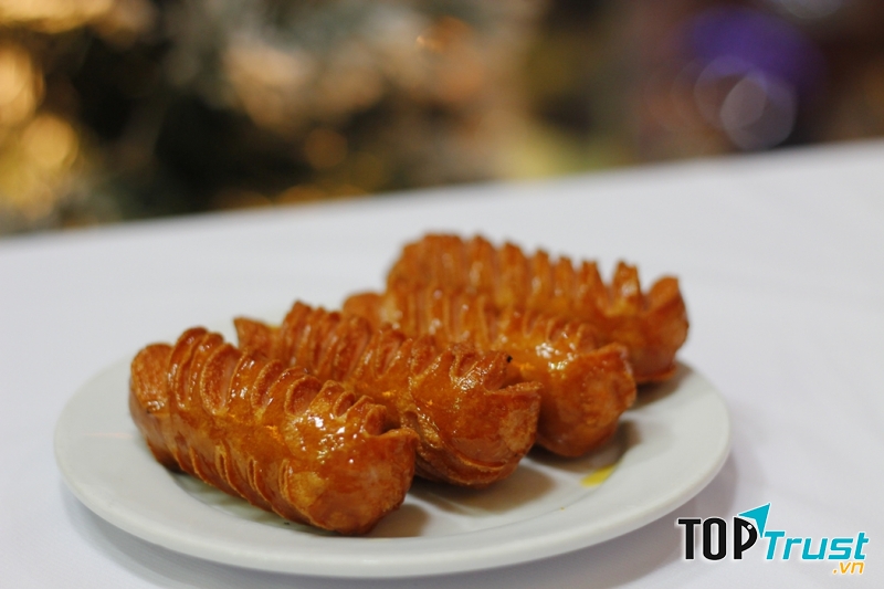 Xúc xích chiên hấp dẫn, thơm ngon (ảnh minh họa)