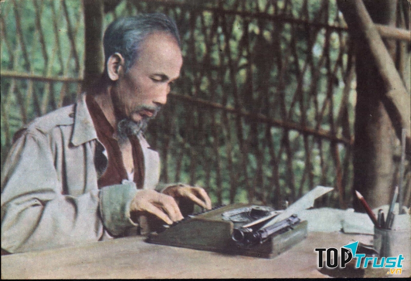 Chủ Tịch Hồ Chí Minh